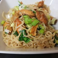 A picture of Marinated mussels with spinach, spring onion noodles. 😊.