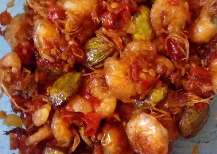 Sambel goreng pete campur udang