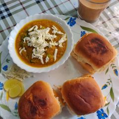 A picture of Pav bhaji.