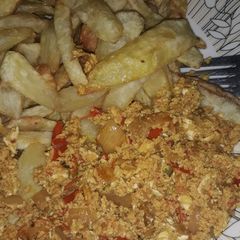 A picture of Scrambled eggs with Irish potatoes.