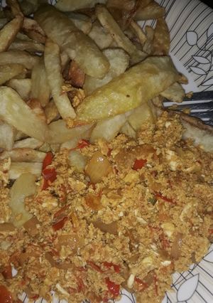 A picture of Scrambled eggs with Irish potatoes.