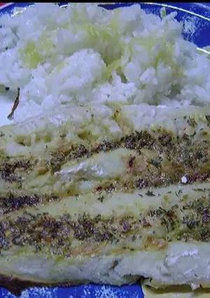 Una foto de Filet de merluza al chimichurri