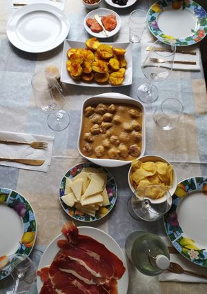 Una foto de Albóndigas en salsa de cebolla