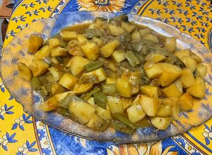 Une photo de Pommes de terre et céleri au bouillon de porc