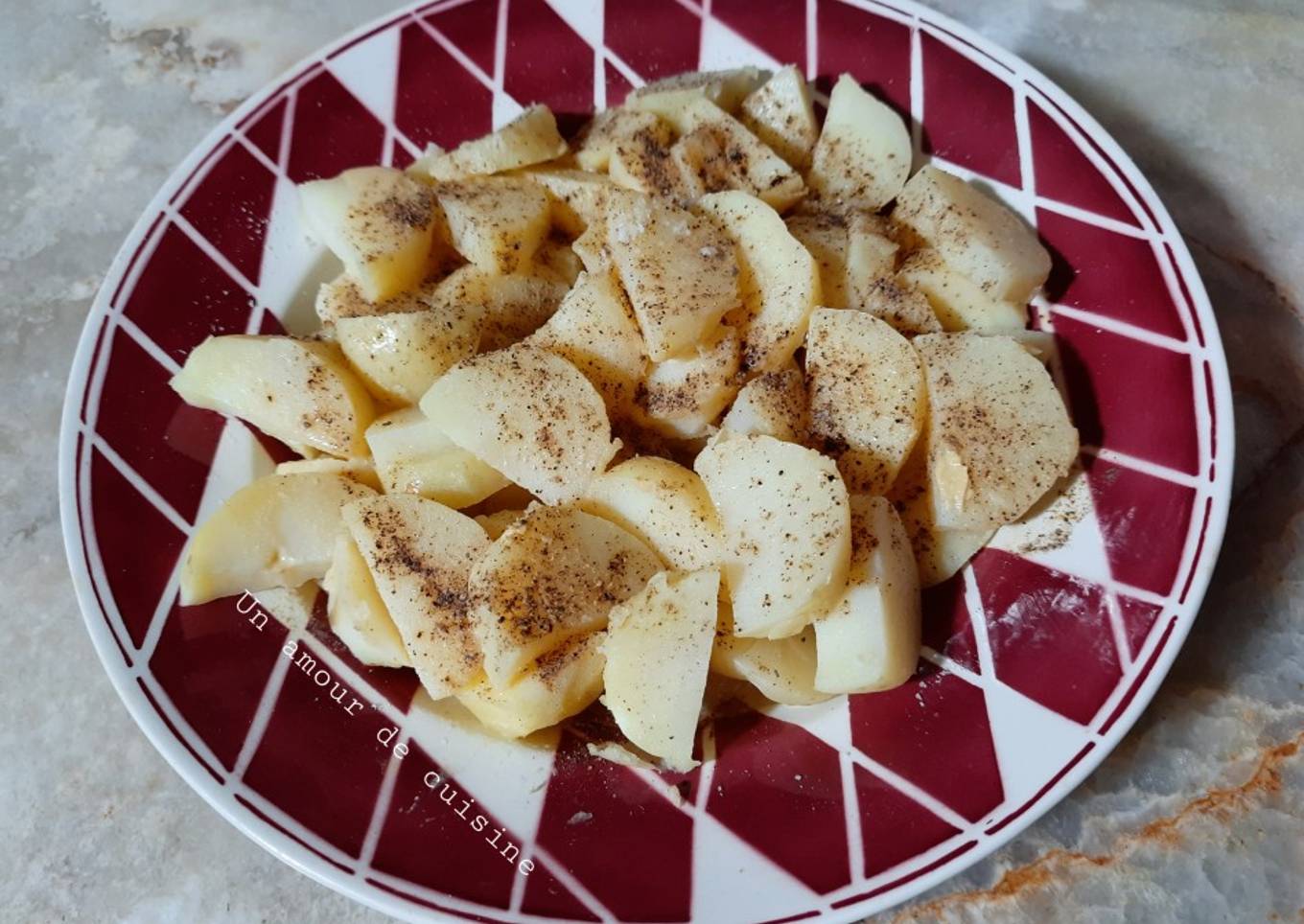 Pommes de terre cuites a l'eau poivrées 🍴