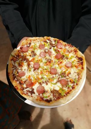 A picture of My yummy homemade pizza.