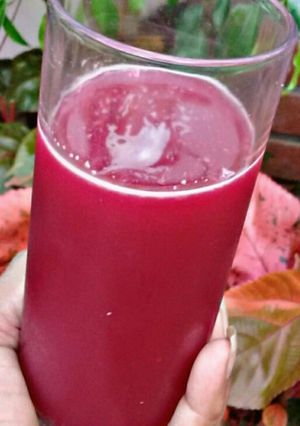 A picture of Pomegranate juice.