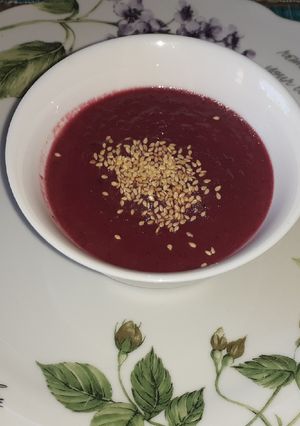 Una foto de Crème de betterave (Crema de Beterraga)