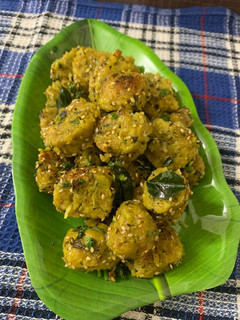 કોબીજ ના મુઠીયા (Cabbage Muthia Recipe In Gujarati) રેસીપી મુખ્ય ફોટો