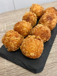 Una foto de Croquetas de pollo a l’ast/a la brasa