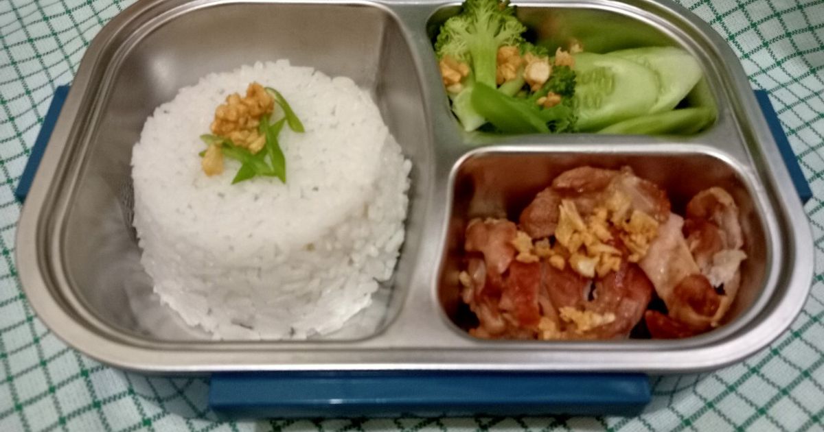 Nasi ayam Hainan (Bekal Sekolah)