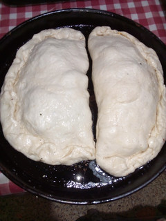 Una foto de Masa para calzones y fugazzeta rellena (receta de pizzería)