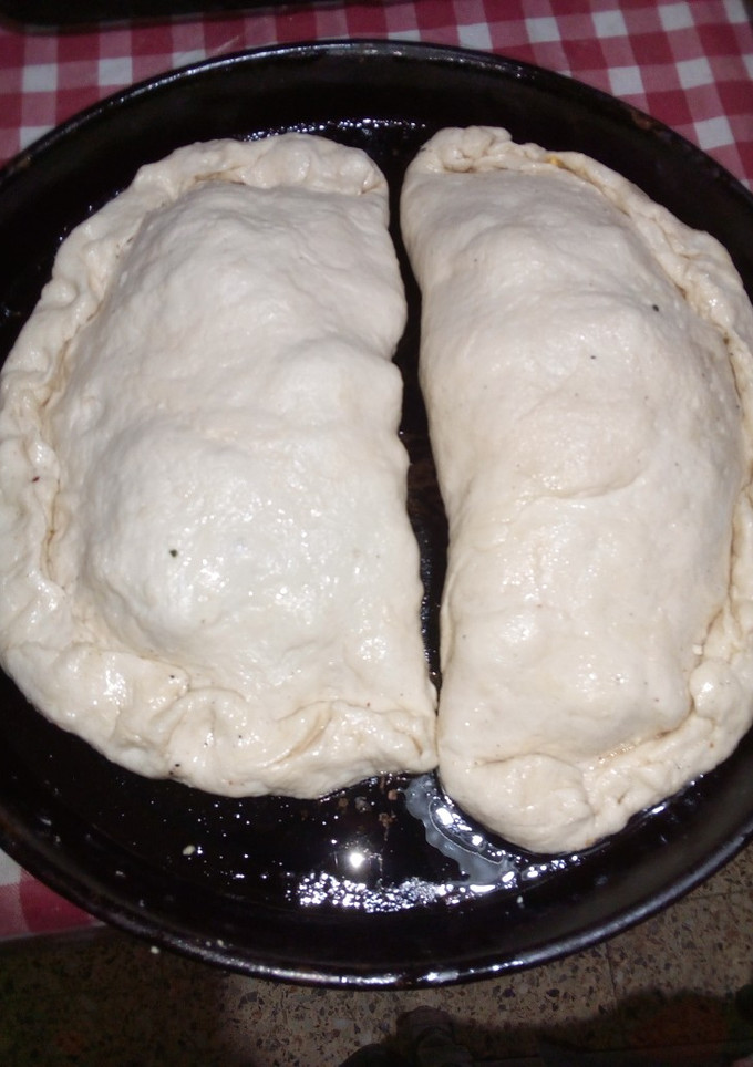 Una foto de Masa para calzones y fugazzeta rellena (receta de pizzería)