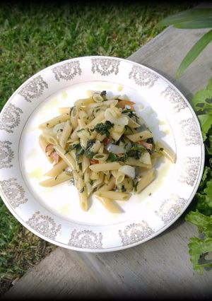 Una foto de Pasta Pluma con Albaca Tocineta y Papa