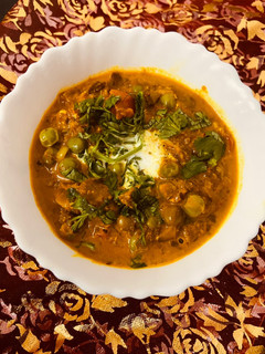कच्ची हल्दी और मटर की सब्ज़ी(Kacchi haldi aur matar ki sabzi recipe in Hindi) रेसिपी मुख्य फोटो