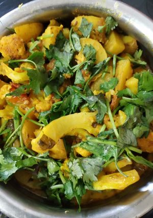 फूलगोभी आलू की सब्जी रेसिपी मुख्य फोटो