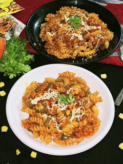 મસાલા પાસ્તા (Masala Pasta Recipe In Gujarati) રેસીપી મુખ્ય ફોટો