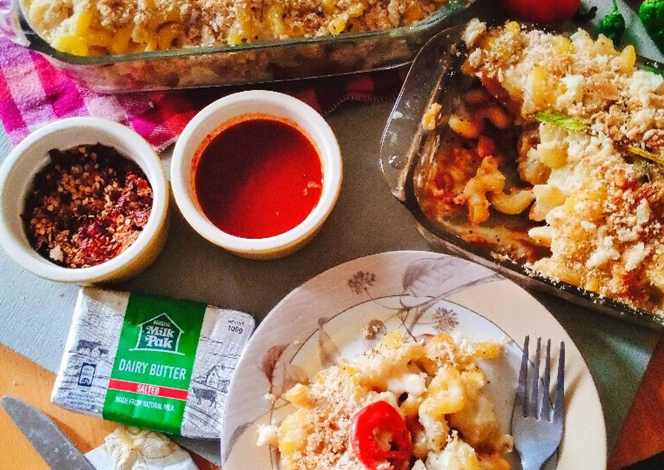 Butter Chicken Mac n Cheese Casserole