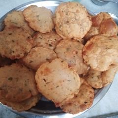 A picture of Aloo Pyaaz Puri.