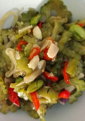 Foto resep Oseng Pare Petai