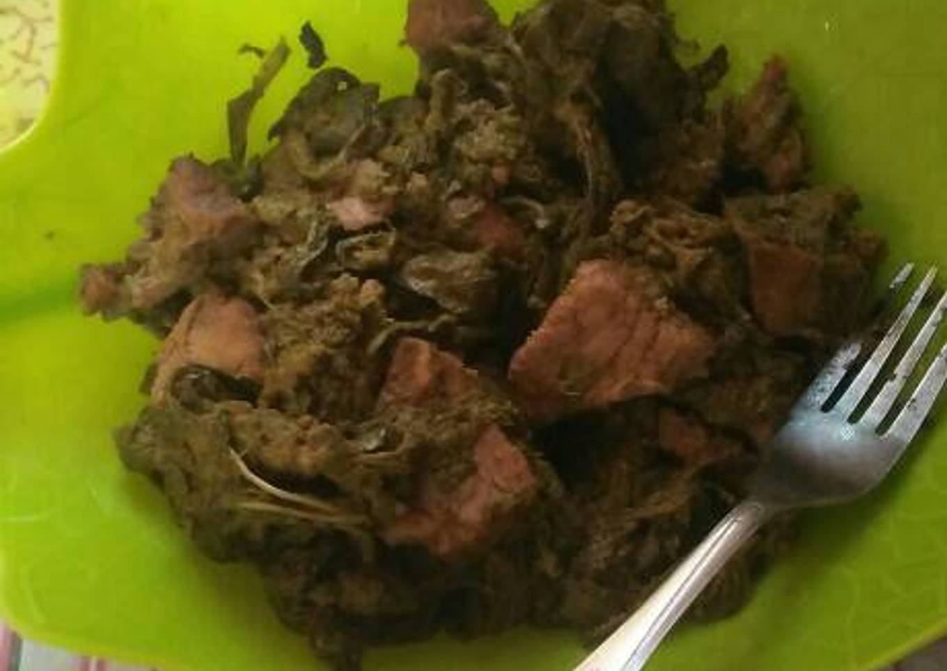 Rendang Daging dan Daun Singkong