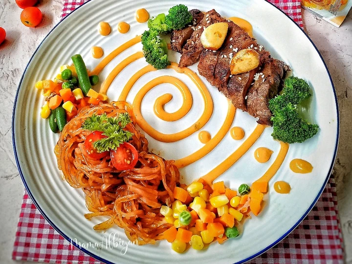 Langkah Gampang Membuat Resep 398. Sirloin Steak with Shirataki Bolognese yang Lezat Sekali Anti Ribet, Sempurna