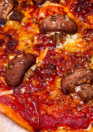 Una foto de Pizza de Champiñón Calavera #Halloween