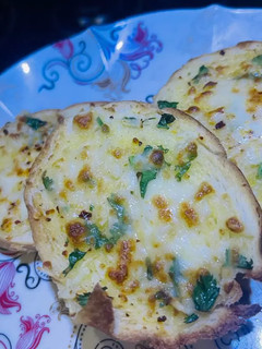 A picture of Garlic Bread Supreme.
