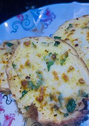 A picture of Garlic Bread Supreme.