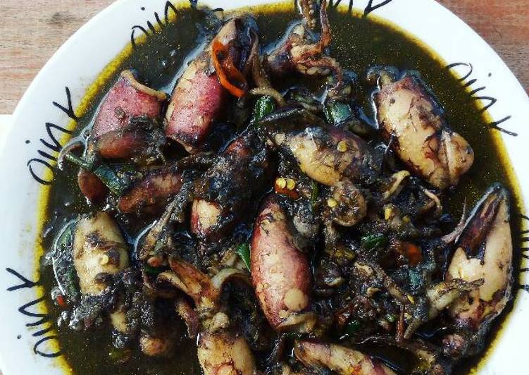 Resep Cumi masak hitam pedas oleh kiki puspita - Cookpad