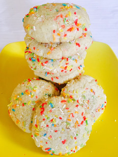 A picture of Sprinkle Sugar Cookies.
