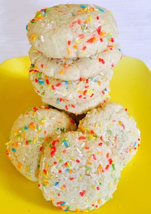 A picture of Sprinkle Sugar Cookies.