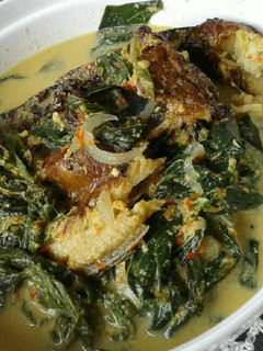 Foto resep Gulai Pucuak Ubi (Daun Singkong)+ Ikan Salai (Ikan Asap)
