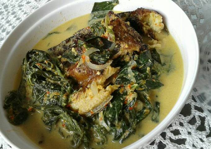 Resep Gulai Pucuak Ubi (Daun Singkong)+ Ikan Salai (Ikan Resep Gulai Pucuak Ubi (Daun Singkong)+ Ikan Salai (Ikan