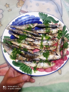 Una foto de Sardinas a la plancha en salsa verde