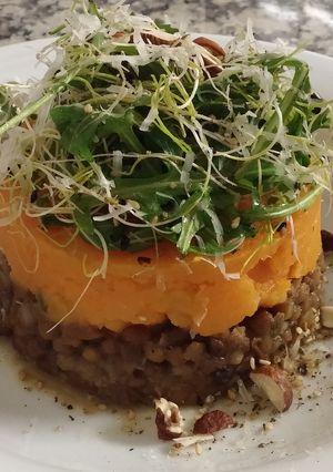 Une photo de Parmentier de lentilles aux patates douces et champignons sautés