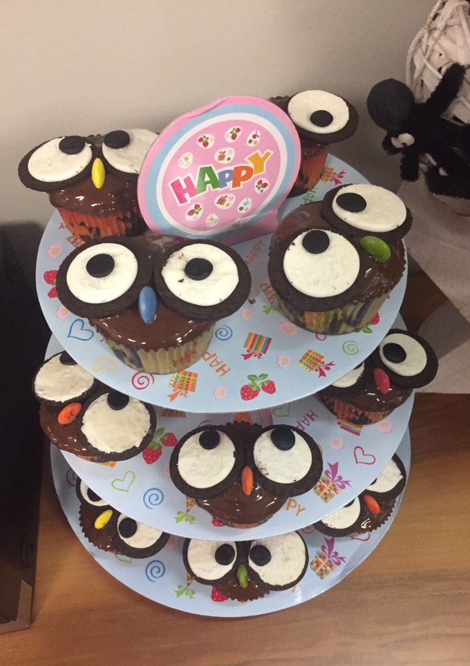 Una foto de Búhos🦉de cupcakes para Halloween 🎃