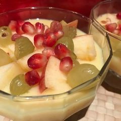 A picture of Fruit Custard.