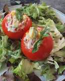 Tomates Rellenos con Atún y algo más..