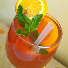 A picture of Orange Mint Iced Tea.