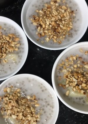 A picture of Banana and Tapioca Pearl Sweet Soup (Chè Chuối Bột Báng).