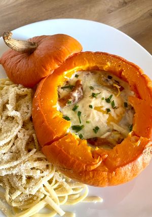 Une photo de Petite courge Oeuf cocotte version végétarienne
