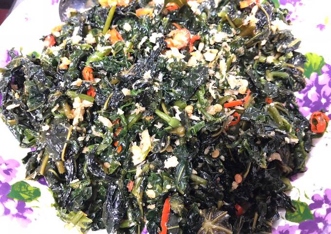 Bagaimana Menyiapkan Tumis teri daun pepaya jepang pedas, Menggugah Selera