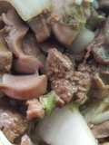 ผักกาดขาวผัดเครื่องในไก่