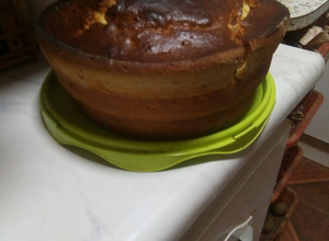 Una foto de Queque gigante esponjoso y familiar 😋