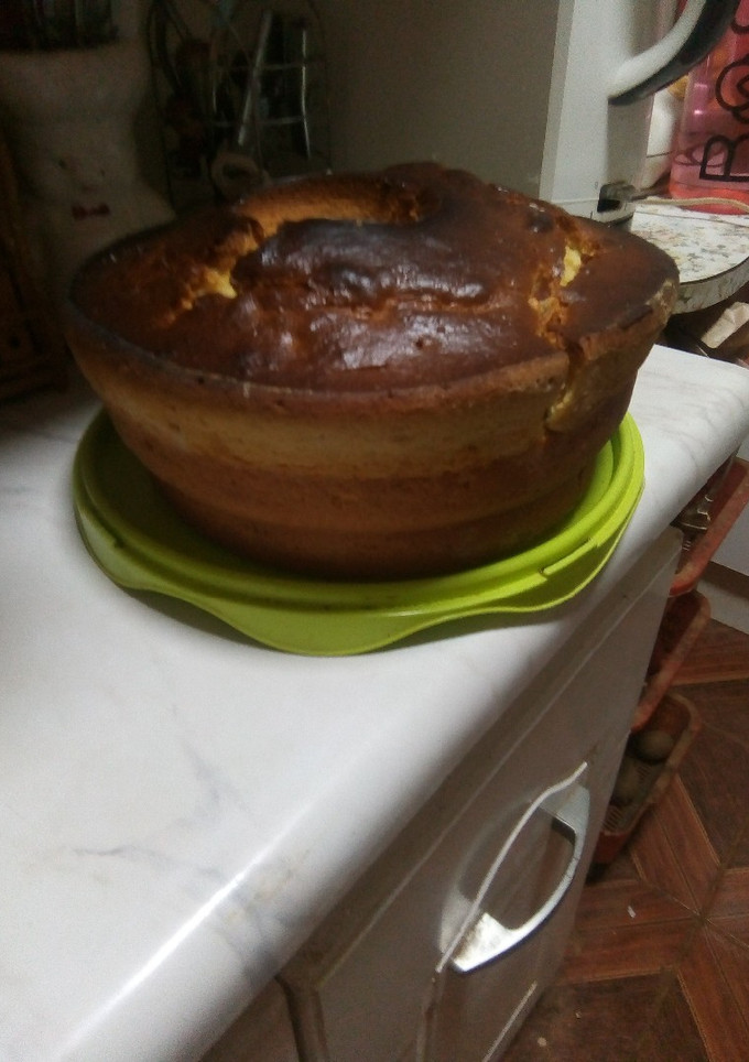 Una foto de Queque gigante esponjoso y familiar 😋