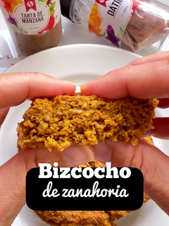 Una foto de Bizcocho de zanahoria al microondas
