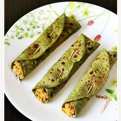 A picture of Palak paneer rolls.