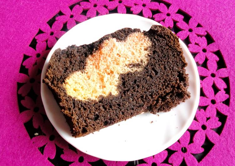Hidden Heart Valentines Pound Cake