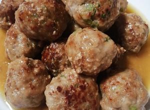 Foto di 322 🥩Polpette cremose con foglie di sedano 🌿